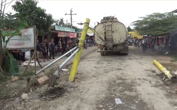 Thumbnail Berita - Soal Portal Simpang HSJ Dibongkar Paksa, Dishub Labuhanbatu Gagal Bertindak