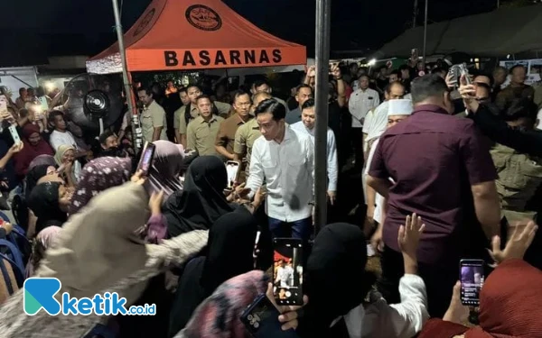 Thumbnail Berita - Wapres Gibran Tinjau Langsung Korban Gempa di Bengkulu