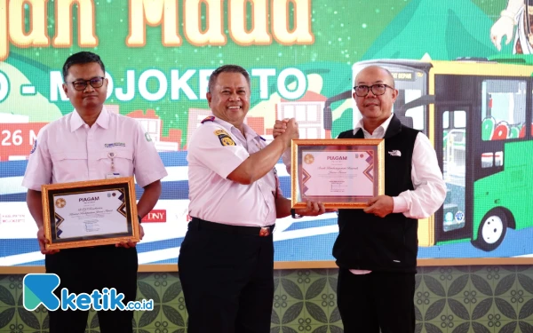 Thumbnail Dukung Layanan Nontunai Trans Jatim, Bank Jatim Raih Apresiasi Pemprov