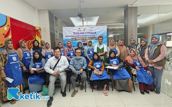 Thumbnail Berita - Medco Energi Sampang Dukung UMKM, Fasilitasi Baking Course Paguyuban Dapur Marlena di Bogasari