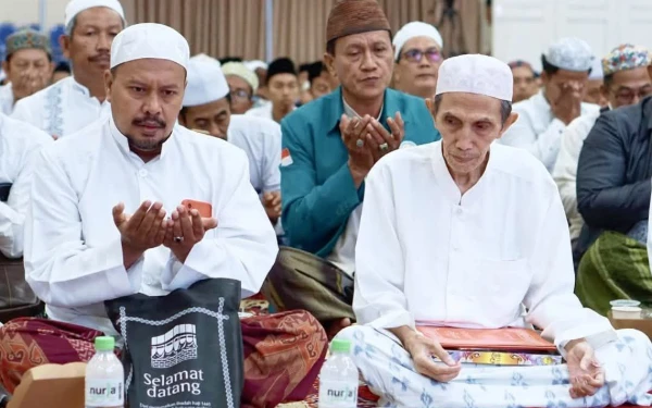 Thumbnail Berita - Dua Ulama Karismatik Hadiri Nahdlatul Kutub Sidogiri Probolinggo