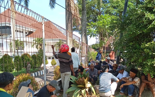 Thumbnail Berita - Hj Idawati Siap Kawal Aspirasi Warga Sekitar Lahan HGU PT KJB