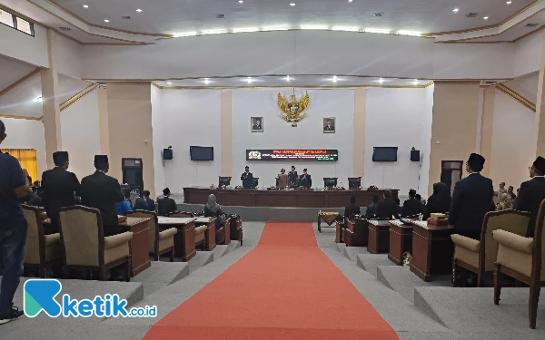 Thumbnail Pengesahan Raperda APBD dan KTR, DPRD Sampang Fokus Tata Kelola dan Kesehatan