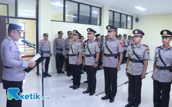 Thumbnail Berita - Penyegaran Organisasi, Kapolres Pekalongan Pimpin Sertijab Kasat Narkoba dan 4 Kapolsek