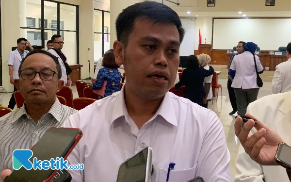 Thumbnail Berita - Wali Kota Blitar Luruskan Polemik Tarif Parkir Wisata yang Viral di Media Sosial