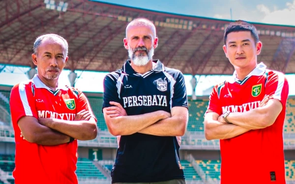 Thumbnail Resmi! Persebaya Umumkan Pelatih Baru Liga 1 Musim Depan, Ini Daftarnya