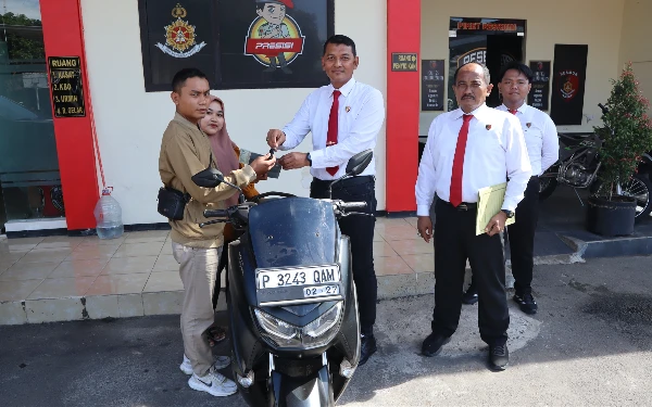 Thumbnail Polisi Kembalikan Motor Fredi yang Digelapkan, Proses Cepat dan Tanpa Biaya