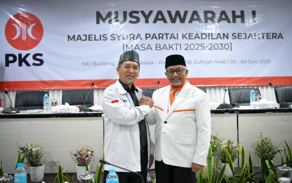 Thumbnail Presiden Baru PKS Periode 2025-2030 Ditetapkan, Intip Profil Almuzzammil Yusuf!