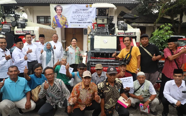 Thumbnail Berita - Bantuan Alat Mesin Pertanian dari Titiek Soeharto Untuk Meningkatkan Produktivitas Petani Sleman