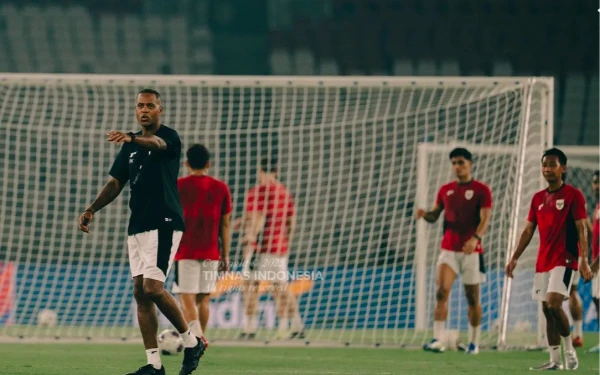 Thumbnail Resmi! Patrick Kluivert Umumkan 23 Pemain Timnas Indonesia Lawan China