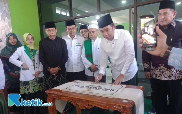 Thumbnail Berita - Resmikan Klinik NU, Bupati Gus Fawait Sebut Ketua PKB Jember Cocok Jadi Wabup
