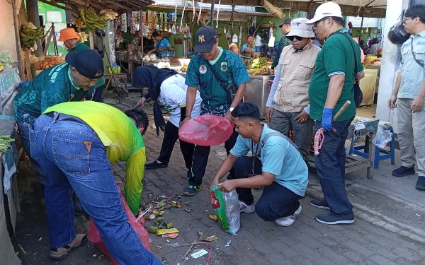 Thumbnail Bersih Pasar, Jaga Alam: Aksi Nyata Bondowoso Rayakan Hari Lingkungan Hidup 2025