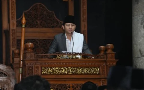 Thumbnail Berita - Bupati Trenggalek Mas Ipin Salat Iduladha di Masjid Agung Baiturrahman, Begini Pesannya