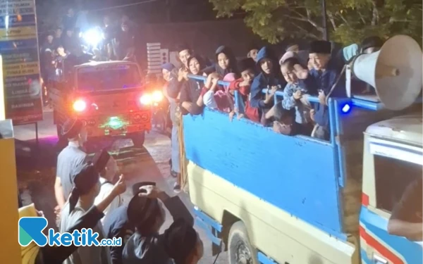 Thumbnail Rayakan Malam Iduladha, Warga Kalikuning Pacitan Gelar Festival Takbir Keliling