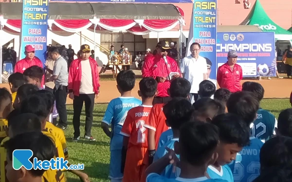 Thumbnail Berita - Piala Wali Kota Madiun 2025 Resmi Dibuka, Maidi Berharap Adanya Bibit Unggul