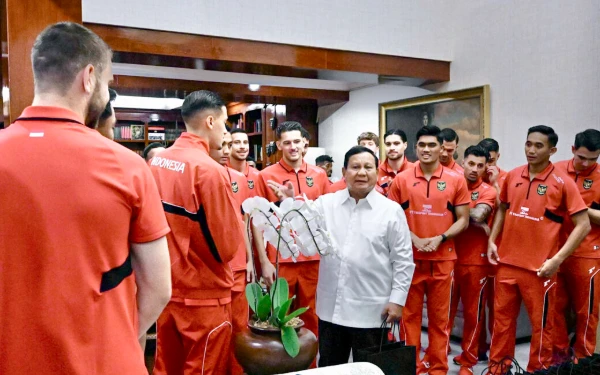 Thumbnail Berita - Pesan Prabowo Jelang Timnas Terbang ke Jepang: Jangan Minder, Kita Bangsa Besar!