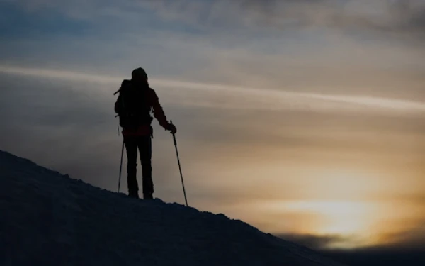 Thumbnail Letusan Gunung Raung Paksa Penutupan Jalur, 23 Pendaki Gagal Mendaki
