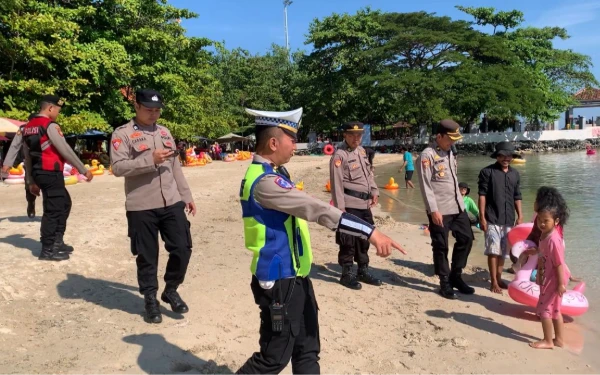 Thumbnail Berita - Libur Iduladha, Polres Jepara Tingkatkan Patroli Demi Keamanan Wisatawan di Pantai