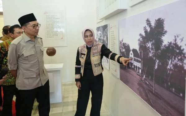 Thumbnail Berita - Fadli Zon Resmikan Galeri Soekarno Kecil, Jejak Sejarah Inspirasi Generasi Muda