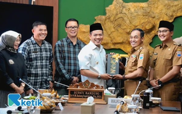 Thumbnail Pemkab Bandung - Pemkot Cimahi Sepakat Ciptakan Tata Ruang Terintegrasi dan Harmonis