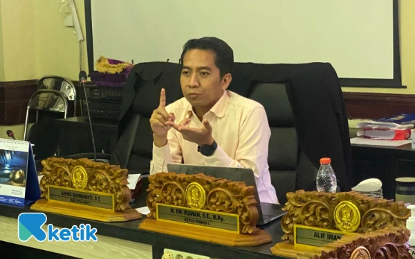 Thumbnail DPRD Surabaya Ungkap 860 Gerai Toko Modern Hanya 30 yang Berizin Parkir Resmi