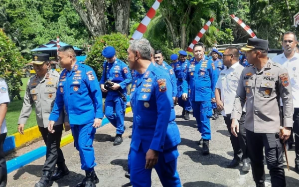 Thumbnail Berita - Kakorpolairud Baharkam Polri Peringatkan Bahaya Illegal Fishing di Perairan Sulut