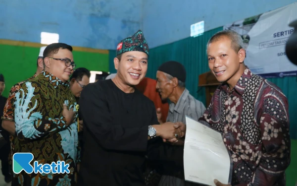 Thumbnail 800 Ribu Bidang Tanah Warga Kabupaten Bandung Tersertifikasi PTSL