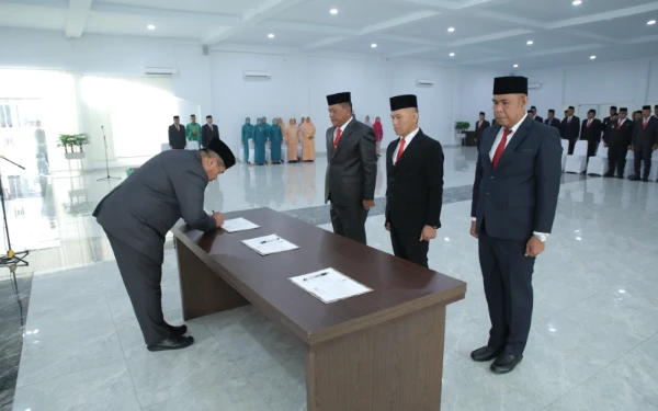 Thumbnail Lantik Pejabat Baru, Bupati Asahan Ingatkan Tanggung Jawab Dunia Akhirat! Apa Maksudnya?