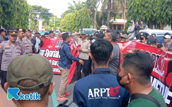 Ratusan Anggota Koperasi di Trenggalek Wadul Dewan, Ini Penyebabnya