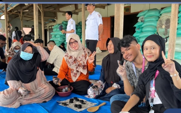 Thumbnail Kreatif! Mahasiswa Unair Ciptakan Briket Sekam Padi