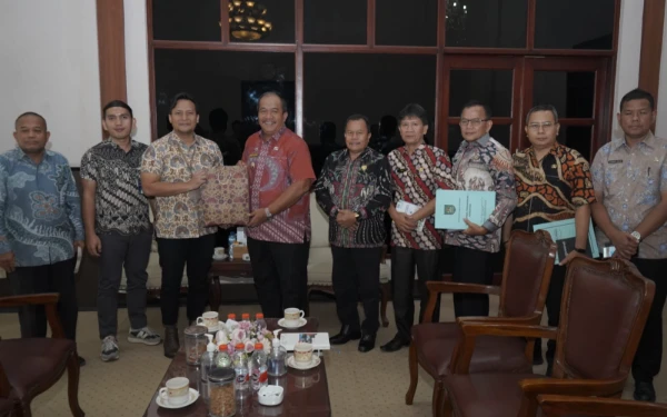 Thumbnail Berita - Kunjungi Bupati, BULOG Asahan Minta Dukungan Pembangunan Gudang Beras Baru