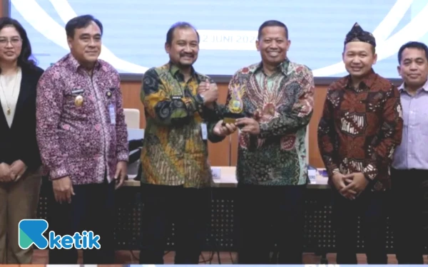 Thumbnail Berita - Bupati Pemalang Dorong Pendirian Kampus PSDKU Bersama UNDIP untuk Tingkatkan SDM