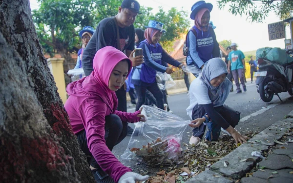 Thumbnail Berita - Kota Mojokerto Pelopor Jalan Santai Spogomi, Olahraga Sambil Punguti Sampah Berhadiah Wisata ke Jepang