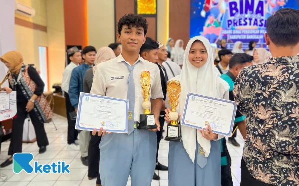 Thumbnail Berita - Bermimpi Jadi Penulis, Siti Zahira SMAN 4 Bangkalan Sabet Juara 3 Lomba Jurnalistik di FLS3N