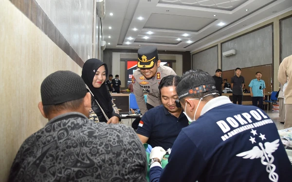 Thumbnail Sentuhan Kemanusiaan dari Polres Bondowoso: Warga Antusias Ikuti Pemeriksaan Kesehatan dan Khitan Gratis