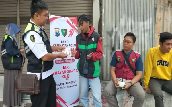 Thumbnail Berita - Polres Sumenep Peduli Kesehatan Driver Ojol! Layanan Kesehatan Gratis Sambut HUT Bhayangkara ke-79