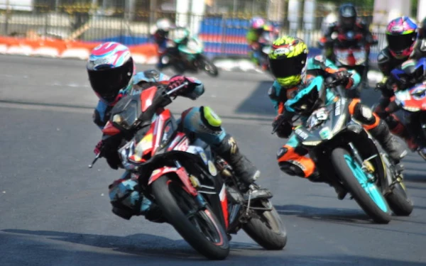 Thumbnail Ukir Prestasi, 2 Pembalap Road Race Kota Batu Raih Medali Pertama di Porprov IX Jatim 2025