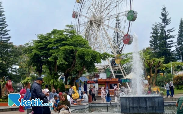 Thumbnail Proyek Revitalisasi Bianglala Alun-Alun Kota Batu Mulai Dilelang