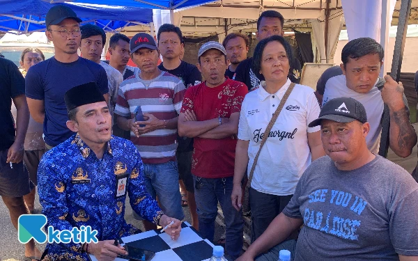 Pemkot Blitar Akhirnya Gratiskan Stand PKL Bazar Jadoel 2025, Pedagang: “Wong Cilik Iso Gumuyu”