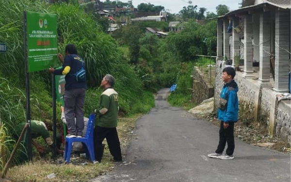 Thumbnail Berita - Aktivitas Pendakian Ilegal di Puncak Gunung Merapi Viral