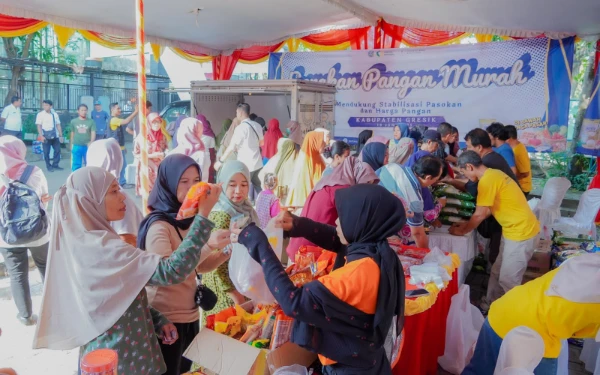 Thumbnail Berita - Tingkatkan Daya Beli, Pemkab Gresik Gelar Gerakan Pangan Murah