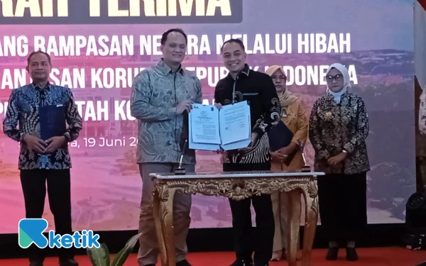 Thumbnail Terima Hibah Aset Rampasan KPK, Eri Cahyadi Komitmen Pemanfaatan untuk Masyarakat