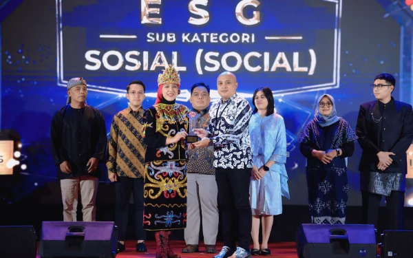 Thumbnail Narasi Jatim Gerbang Baru Nusantara Antarkan Biro Adpim Jatim Raih Penghargaan Nasional