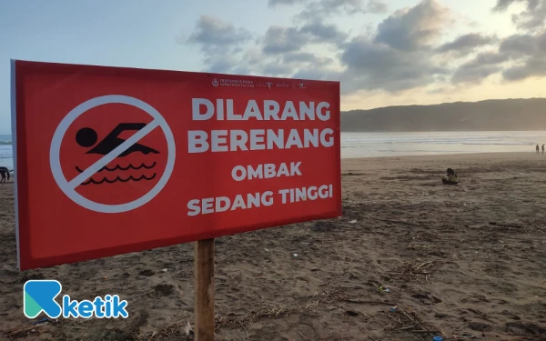Thumbnail Ombak Muara Pancer Dorr Pacitan Telan Korban, 1 Tewas 3 Anak Belum Ditemukan