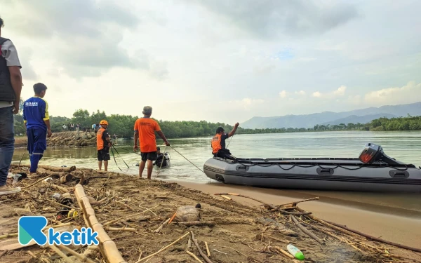 Thumbnail Begini Kronologi Musibah di Pancer Dorr Pacitan, Korban Terseret Ombak saat Bermain Air