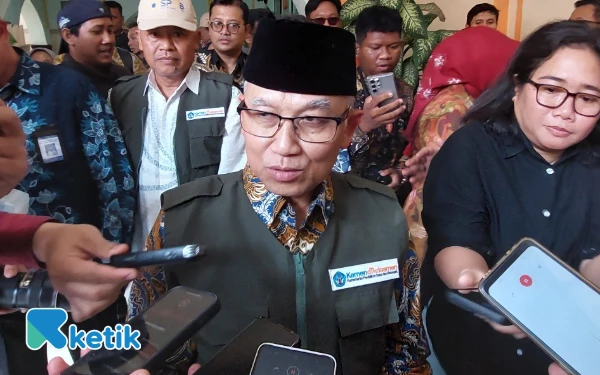 Thumbnail Jangan Percaya Jalur Cepat! Wamendikdasmen Ajak Orang Tua Melapor Jika Ada Kecurangan