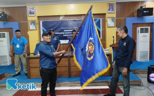 Thumbnail Terpilih Untuk Kedua Kalinya Sebagai Ketua PWI Pinrang Ini Pesan Muhammad Nur