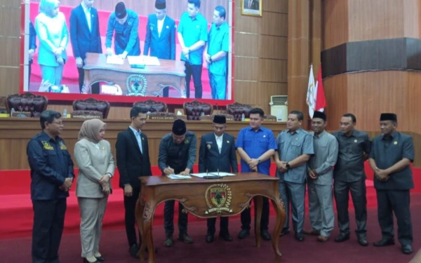 Paripurna DPRD Mura, Empat Raperda Disampaikan Wabup