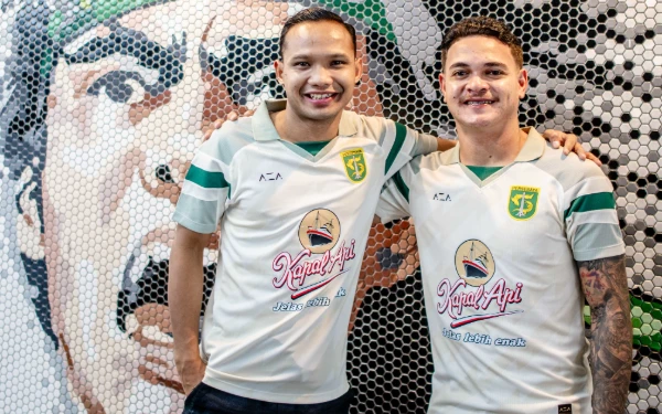 Thumbnail Persebaya Siap Tempur di Liga 1 2025/2026! Gelar Latihan Perdana, Gali Freitas Langsung Bergabung