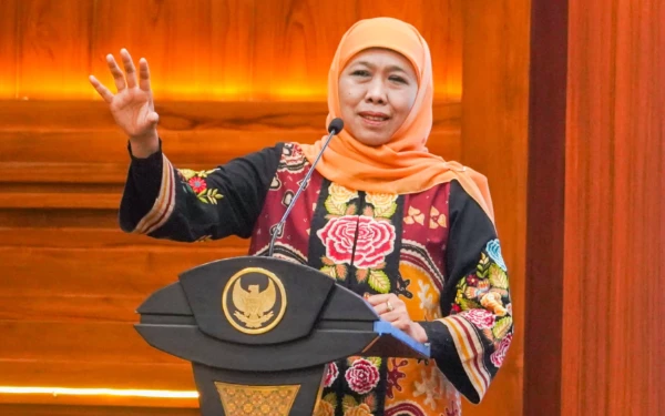 Thumbnail Jatim Raih Penghargaan Provinsi Kontributor Koperasi Besar Terbaik, Khofifah: Bukti Gotong Royong Gerakkan Ekonomi Kerakyatan